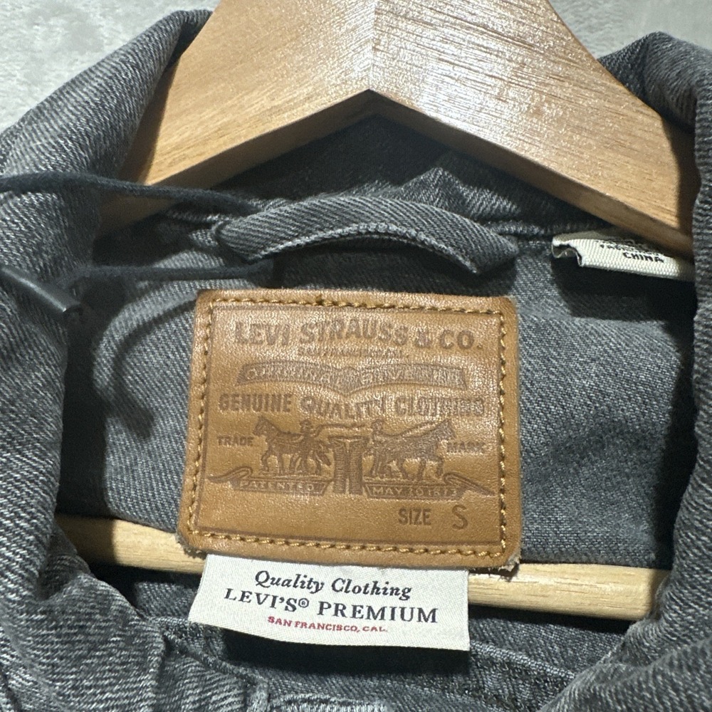 Levi's Premium Men's Relaxed Fit Trucker Jacket Size Small‎ Charcoal - Picture 3 of 8